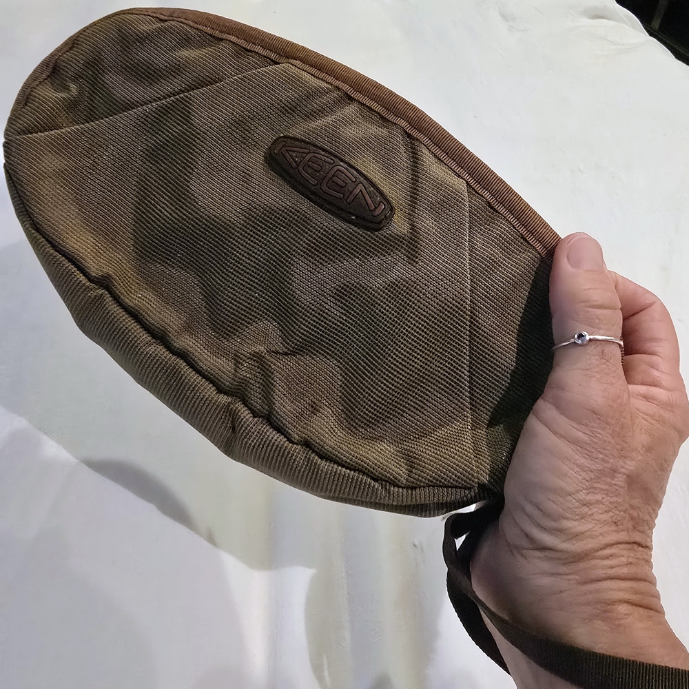 KEEN Crossbody Bag And Wristlet